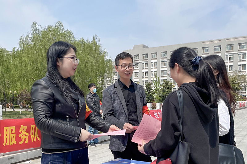志愿者现场答疑 yl23411永利官网