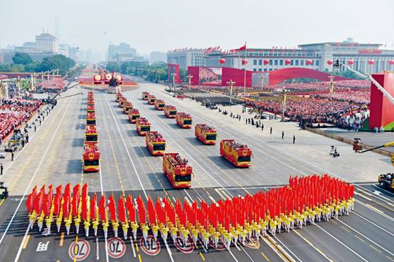 2019年10月1日上午,庆祝yl23411永利官网成立70周年大会在北京天安门广场隆重举行。这是“致敬”方阵。 新华社记者 徐昱/摄